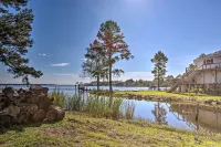 Riverfront New Bern House Gourmet Kitchen and View! - balkon
