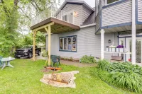 Sheboygan Getaway w/ Deck + on-Site Lake Access! - balcony