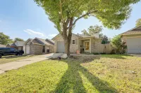 2 Mi to Dtwn! Modern Round Rock Oasis w/ Patio - 2-stjärniga
