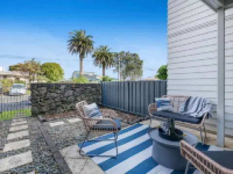 Right Opposite the Beach! Hotels in Orewa