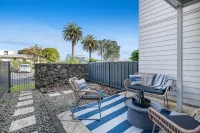 Right Opposite the Beach! Hotels near Orewa Beach