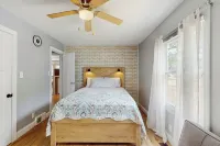 2 Mi to Beach! Hot Tub Haven in Michigan City - Homestays