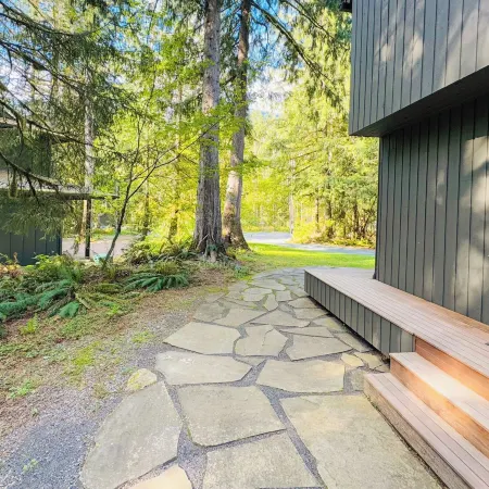Forested 4 BR w/ Games, Fire Pit & Wood Stove