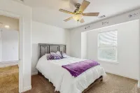 Walk to Lake Arrowhead! Family Home w/ Games - balcony