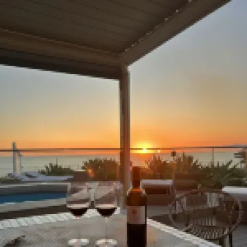 Glenelg Beach House With Private Beachfront Pool