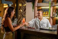 The Astor - All Suites Hotel Candolim Goa - bar