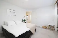 Spacious 1BR Apt. near the city center - 2 stelle