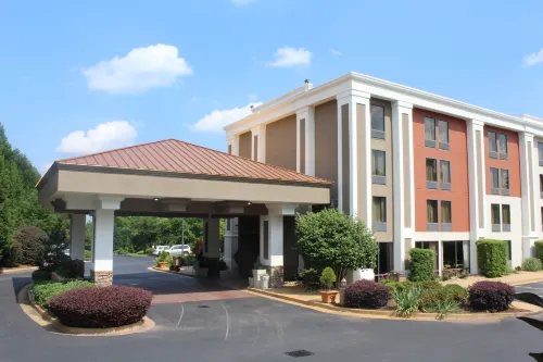 Holiday Inn Express FORSYTH by IHG - piscina