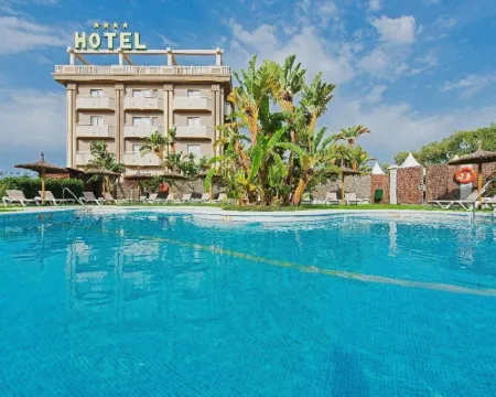 厄爾巴莫特里爾海灘商務酒店 熱帶海岸酒店