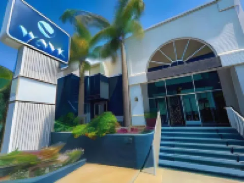 เดอะเวฟ แมนฮัตตันบีช