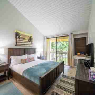 Magnificent Newly Renovated TBay Golf Course Condo Rooms