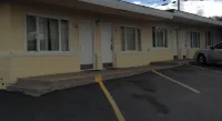 Plaza Inn - parking