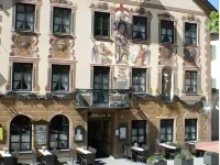 Gasthof zum Rassen Hotels in Farchant