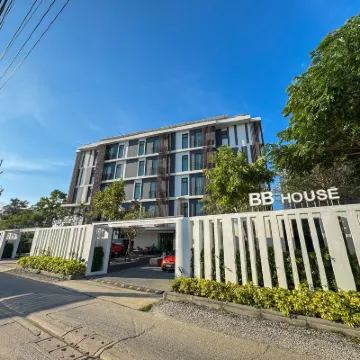 BB House Paedriw Hotels near Wat Sothon Wararam Worawihan