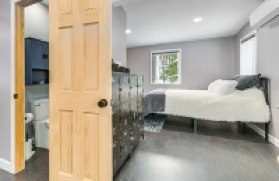 6 Mi to Boyne Mtn: Cozy & Private Couple's Cottage