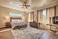 Wooded Patio Oasis! Group Getaway in Flagstaff - شرفة