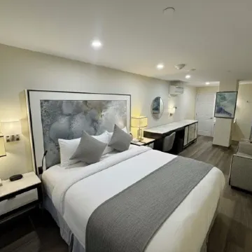 Nova Hotel JFK Отели рядом с достопримечательностью «Железнодорожная станция JFK Air Train»