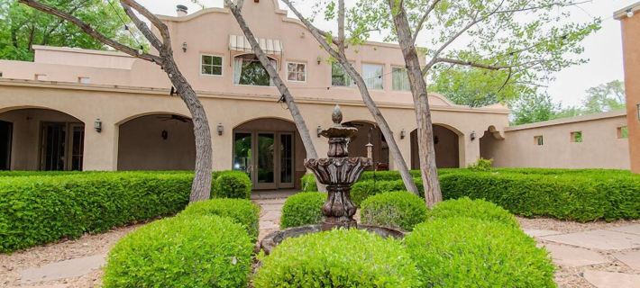 Santuario Grande Hotels in Bernalillo County