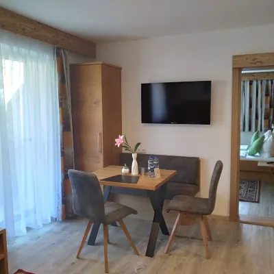 Pension Ballwein Hotels near Leopoldskron-Moos