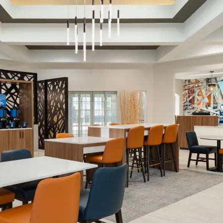 La Quinta Inn & Suites by Wyndham Dallas Arlington South