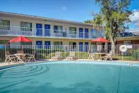 Motel 6 Tallahassee, FL - Downtown - Pool