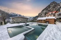 Echor Himalayan Heights Luxe Manali - Pools