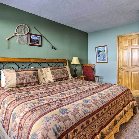 Silverthorne Condo w/ Deck: 11 Mi to Keystone