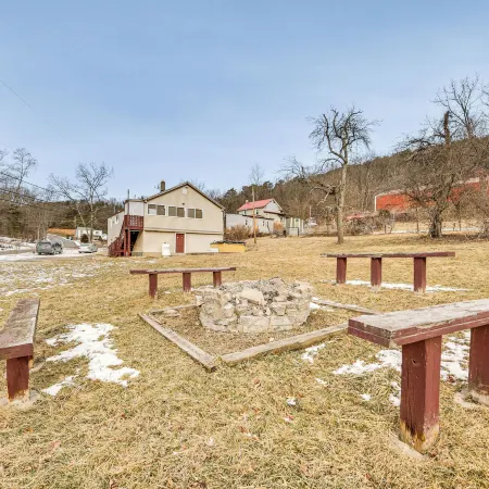Group Getaway w/ Fire Pit: Near Susquehanna River!
