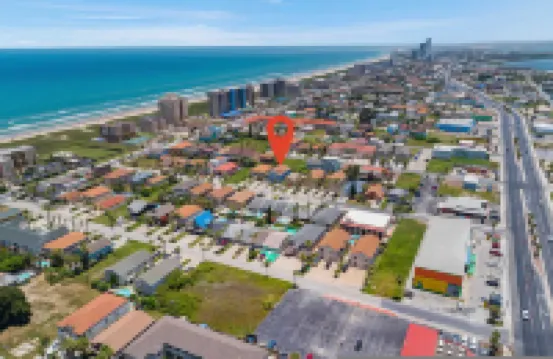 Modern Beachside Condo w Pool - South Padre Island