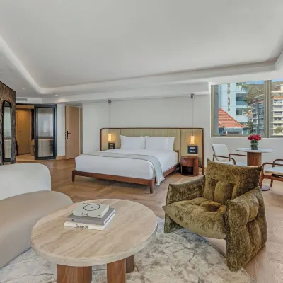The Cole Boutique Hotel & Spa Отели рядом с достопримечательностью «Френей»