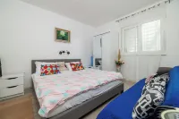 Vera Apartment