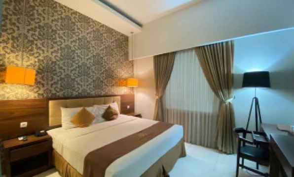 Hotel Safira Magelang - Housity