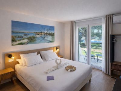 Artemia Aigues-Mortes - Hotel Avec Piscine