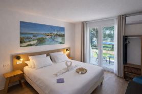 Artemia Aigues-Mortes - Hotel Avec Piscine