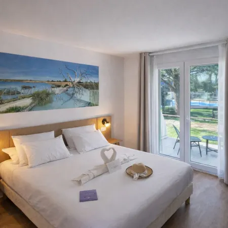 Artemia Aigues-Mortes - Hotel Avec Piscine