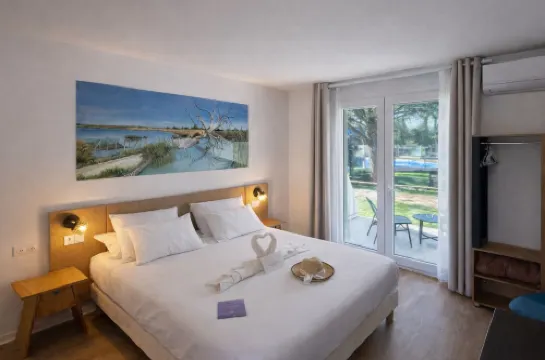 Artemia Aigues-Mortes - Hotel Avec Piscine
