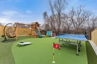 HotTub + GameRoom + Arcade + MiniGolf - Near Downtown!