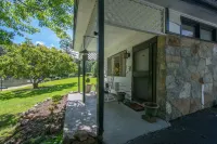 Stone Studio Lakefront Pool Access