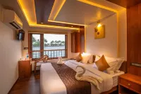 Riverine Kadavil Houseboat = 河畔卡達維爾船屋