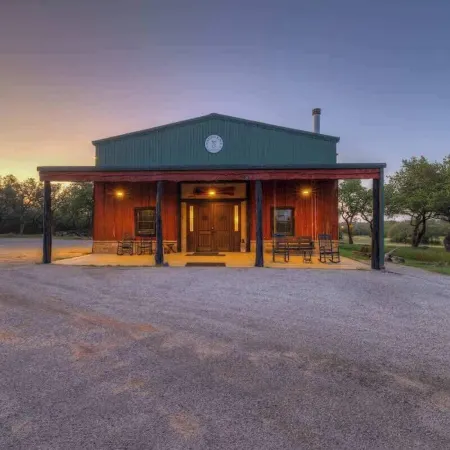 Oakridge Ranch: Pool + Hot-tub, Pickleball Court, Whiskey & Wine Room!