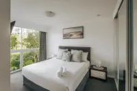 The Crest Apartments - Main Beach