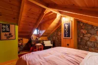 Pine Forest Chalet 1400m | Cinema & Fireplace