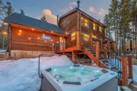 Mtn & Lake Views, Hot Tub, Dog Friendly, Chef's Kitchen, 5 Min to Main St Breck