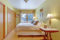 2 Mi to Main Street! Cozy Burlington Guest Suite - Apartments