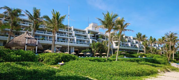 Palace in Moon Beach Hotels in Onna