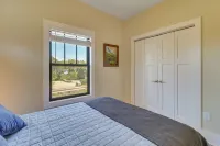 Walkable North Georgia Hideaway! Modern Suite - Boutique