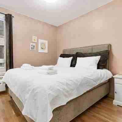 Urban escape - Only steps from the waterfront Rooms