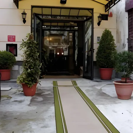 Hotel Columbia