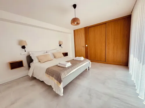 15 minutes from Porto villa with pool overlooking the Douro river beaches