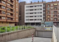 Sercotel Logroño Suites - parking